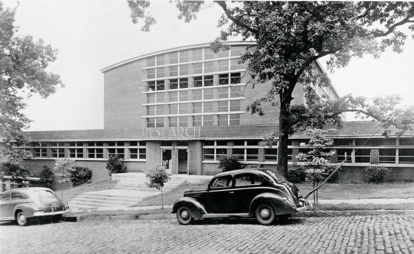 1950s, black and white photo of the exterior of the Hinman Research Building